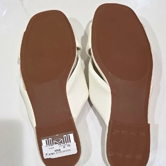 White Mules with Elegant Twisted Design - Picture 5 of 7